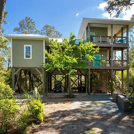 The Treehouse By The Sea Villa